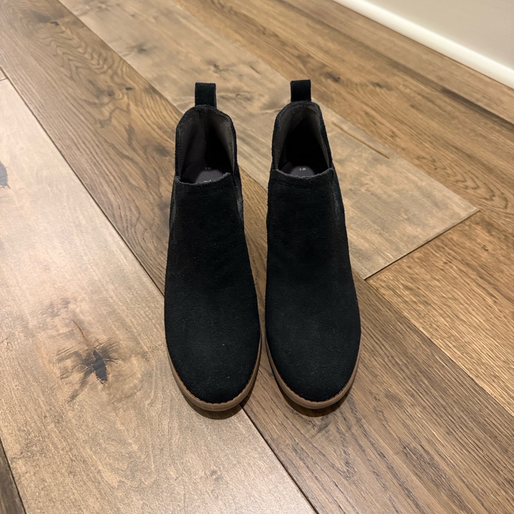 Toms Black Suede Women's Wedge Bootie // 8